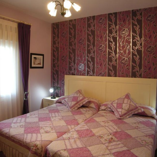 Casa rural por habitaciones en Segovia. Habitación malva